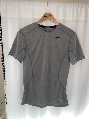 Nike pro combat gray t shirt men’s S small dri fit mesh short sleeve activewear